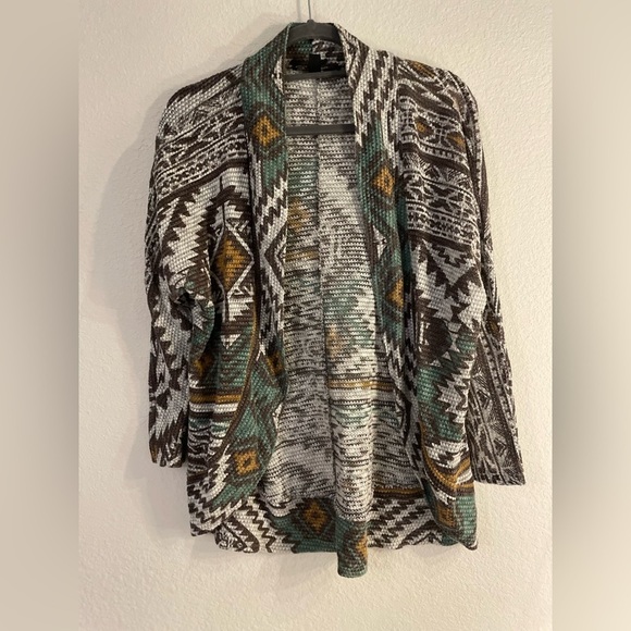 Almost Famous tribal Aztec Multicolor Patterned open cardigan size L - Picture 4 of 5